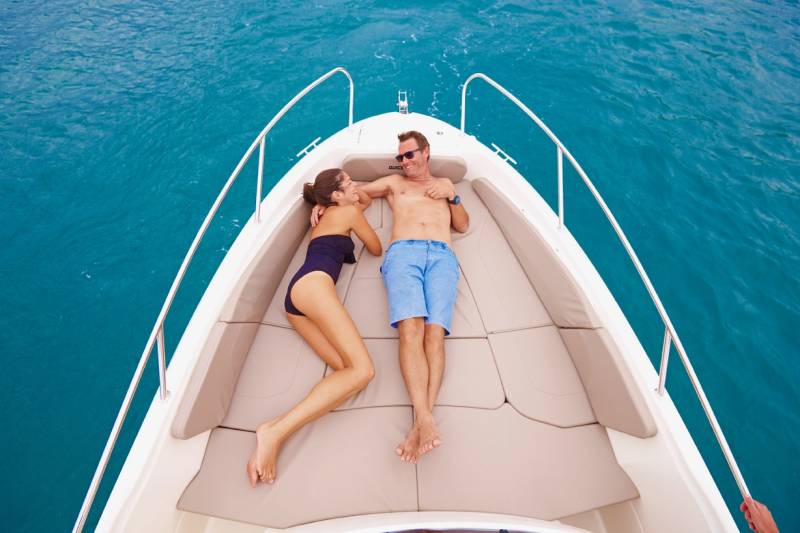 Louer un bateau avec ou sans permis au Grau du Roi dans le gard pour visiter la camargue