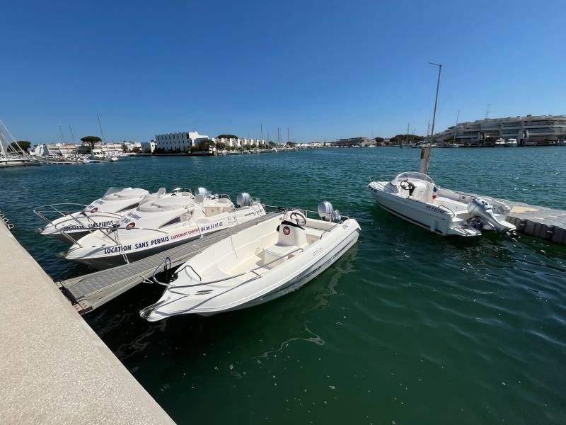 Location d'un bateau sans permis pour 5 personnes au Grau du Roi, Gard