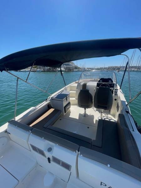 Location Bateau avec Permis - Quicksilver 755 Sundeck au Grau du Roi Port Camargue