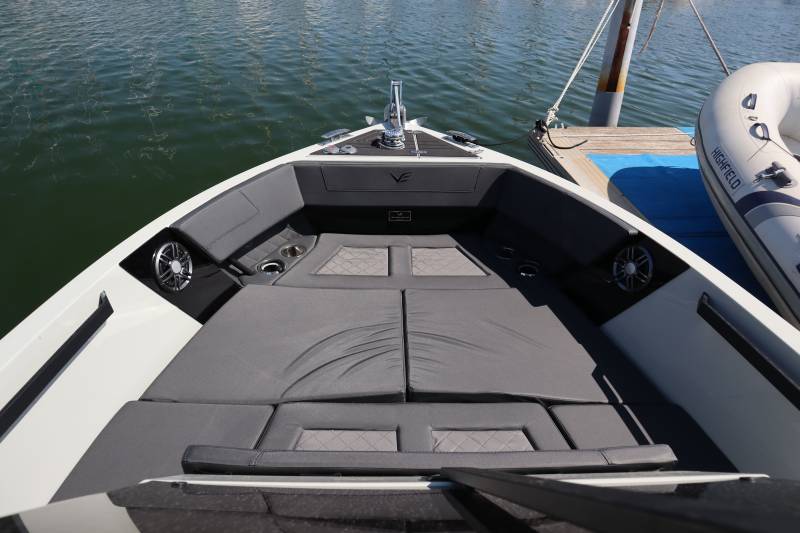 Location Bateau avec Permis - Veloce V750 Hard-Top au Grau du Roi, Port Camargue